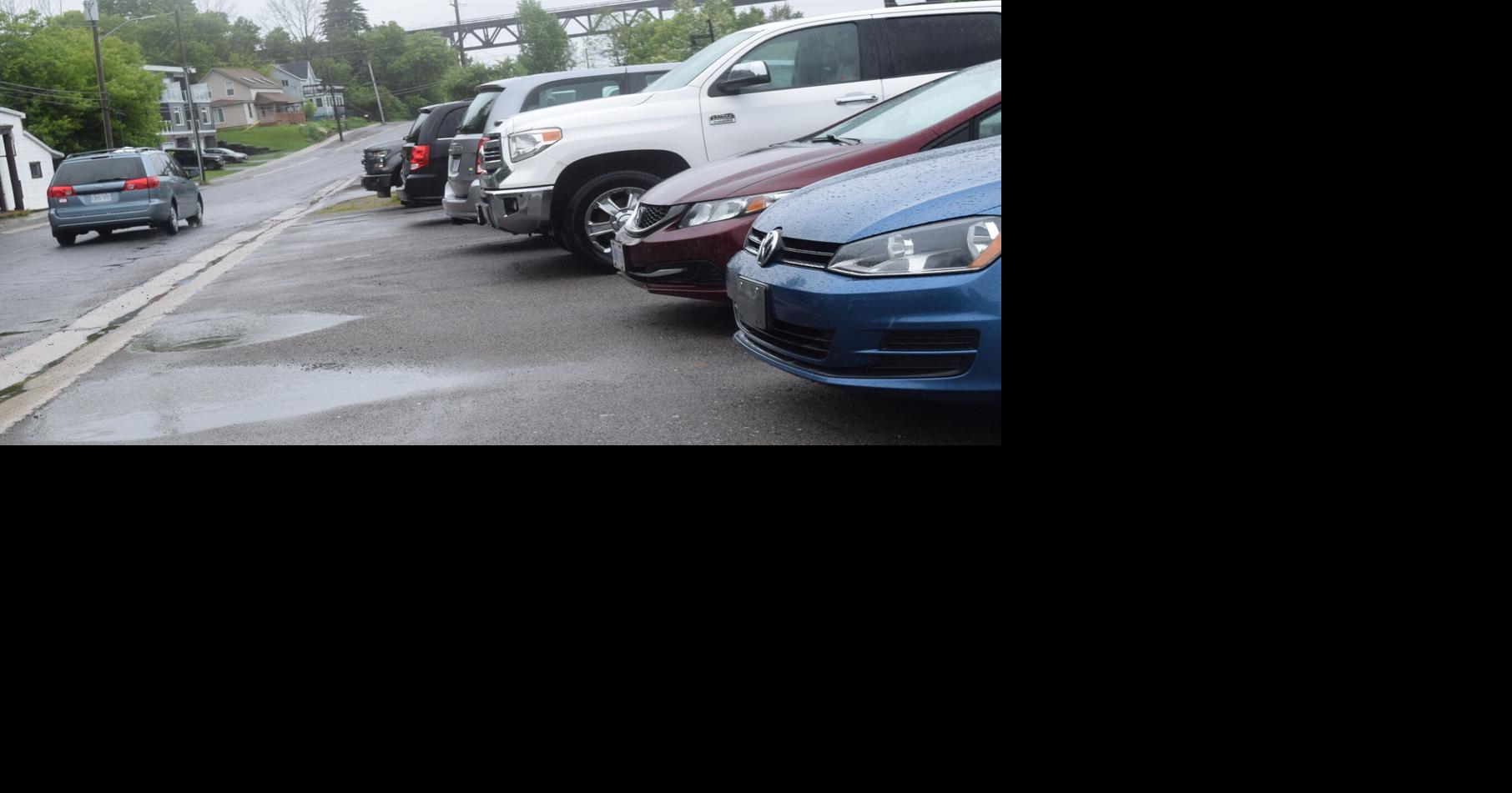 Should Parry Sound’s main roads have on-street parking? Two engineering reports weigh in