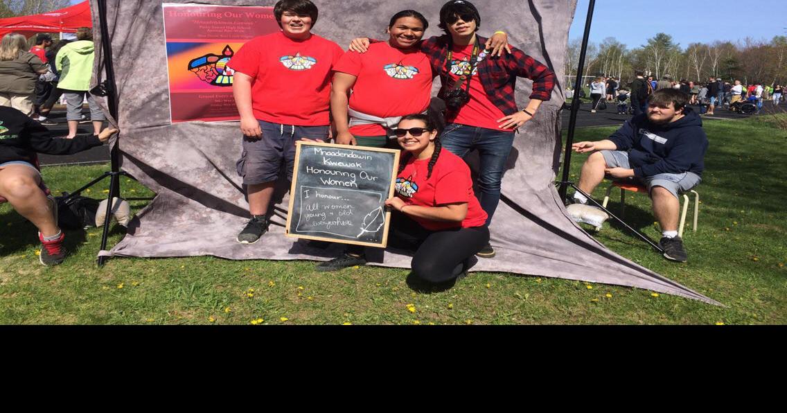 Parry Sound High School Mnaadendawin Kwewak powwow