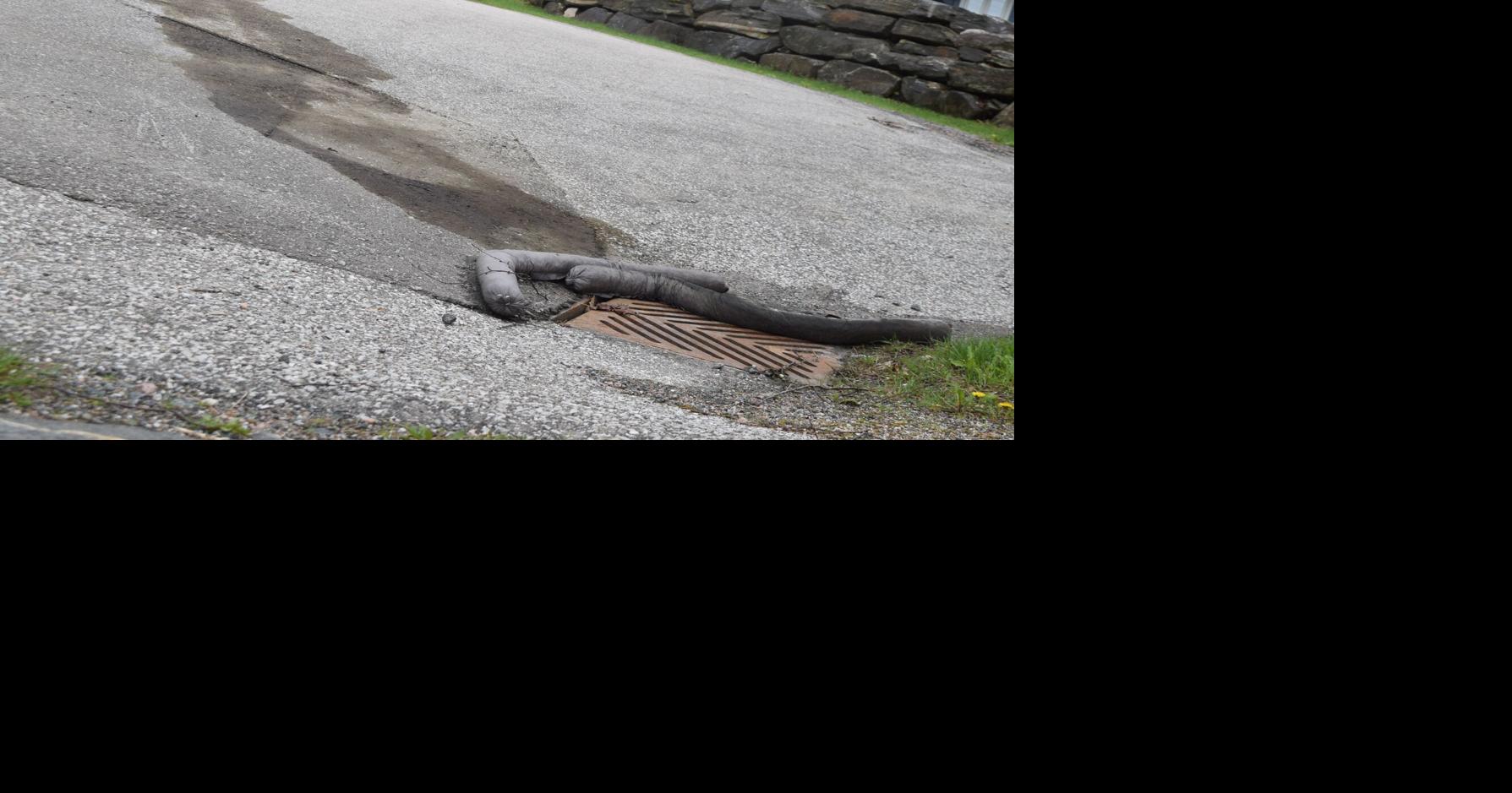 Hydraulic oil spill from recycling truck reaches Parry Sound bay, says Ministry of Environment
