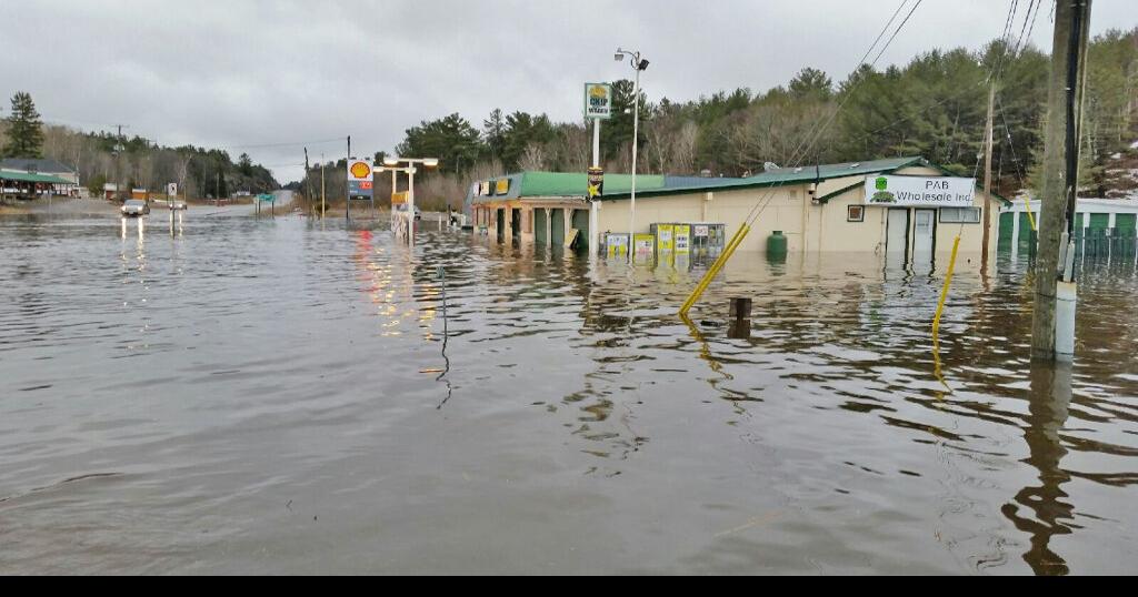 Highway 69 at Pointe au Baril closed