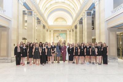 Lindsay cheer team gets capitol salute | News ...