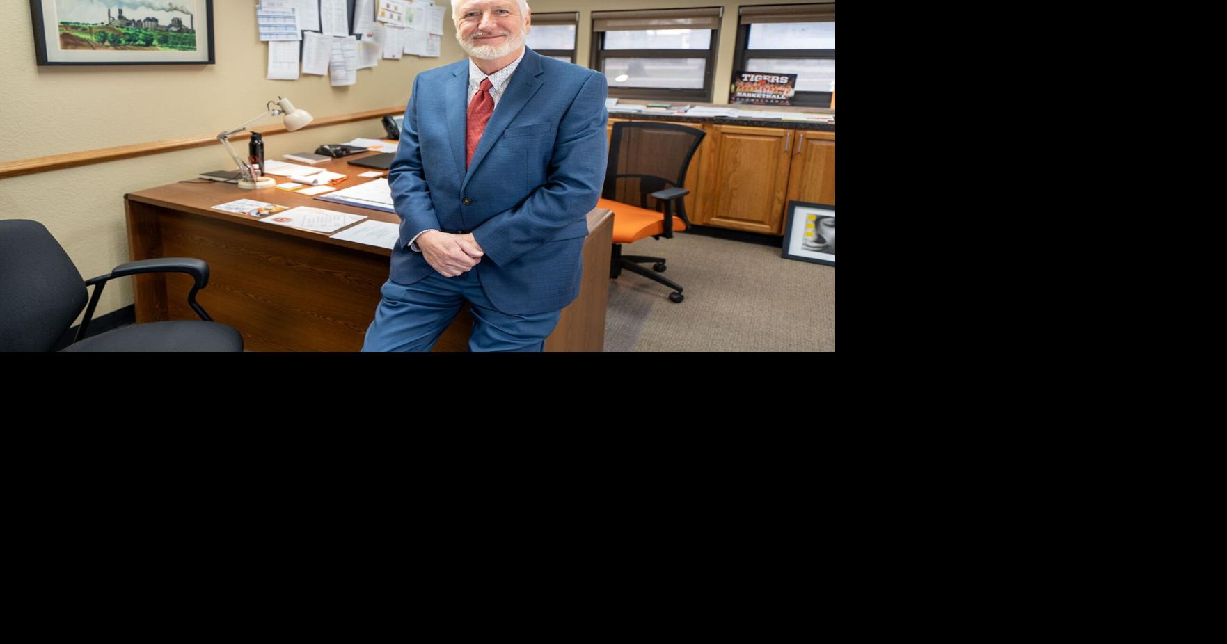 Dr, Walling named new Dean of CLASS | News | paulsvalleydailydemocrat.com