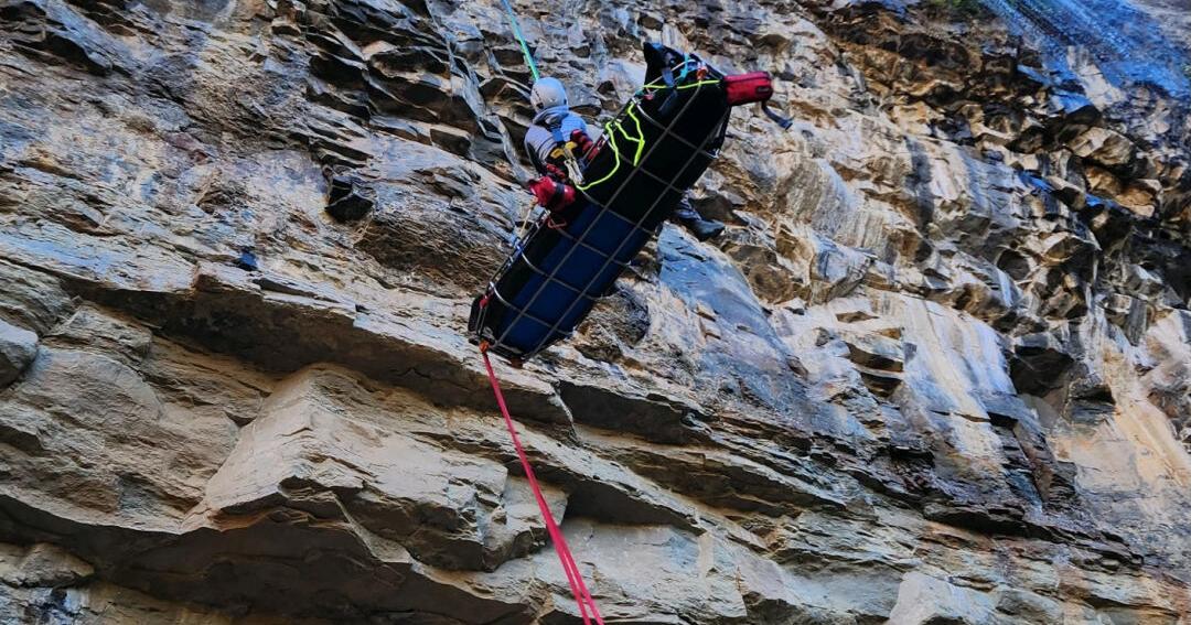 Man dies in 190-foot fall from waterfall overlook, GCSO says | Local ...
