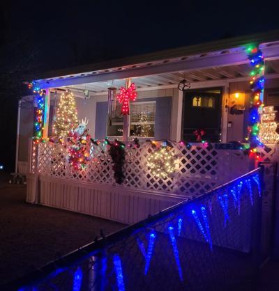 Winner Of The Running Springs Christmas Light Contest 2022 2021 Light Up The Rim Christmas Lighting Contest Winners | Local News |  Paysonroundup.com