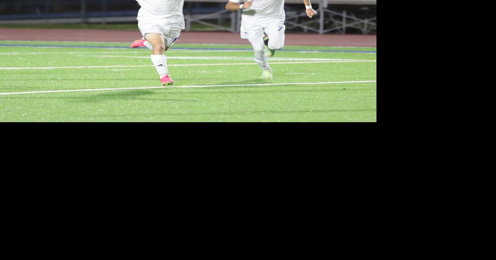 Snowflake beats No. 1 Chino Valley to claim first boys soccer state ...