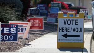 Election law experts see no way to prosecute Arizona officials over noncitizen voters