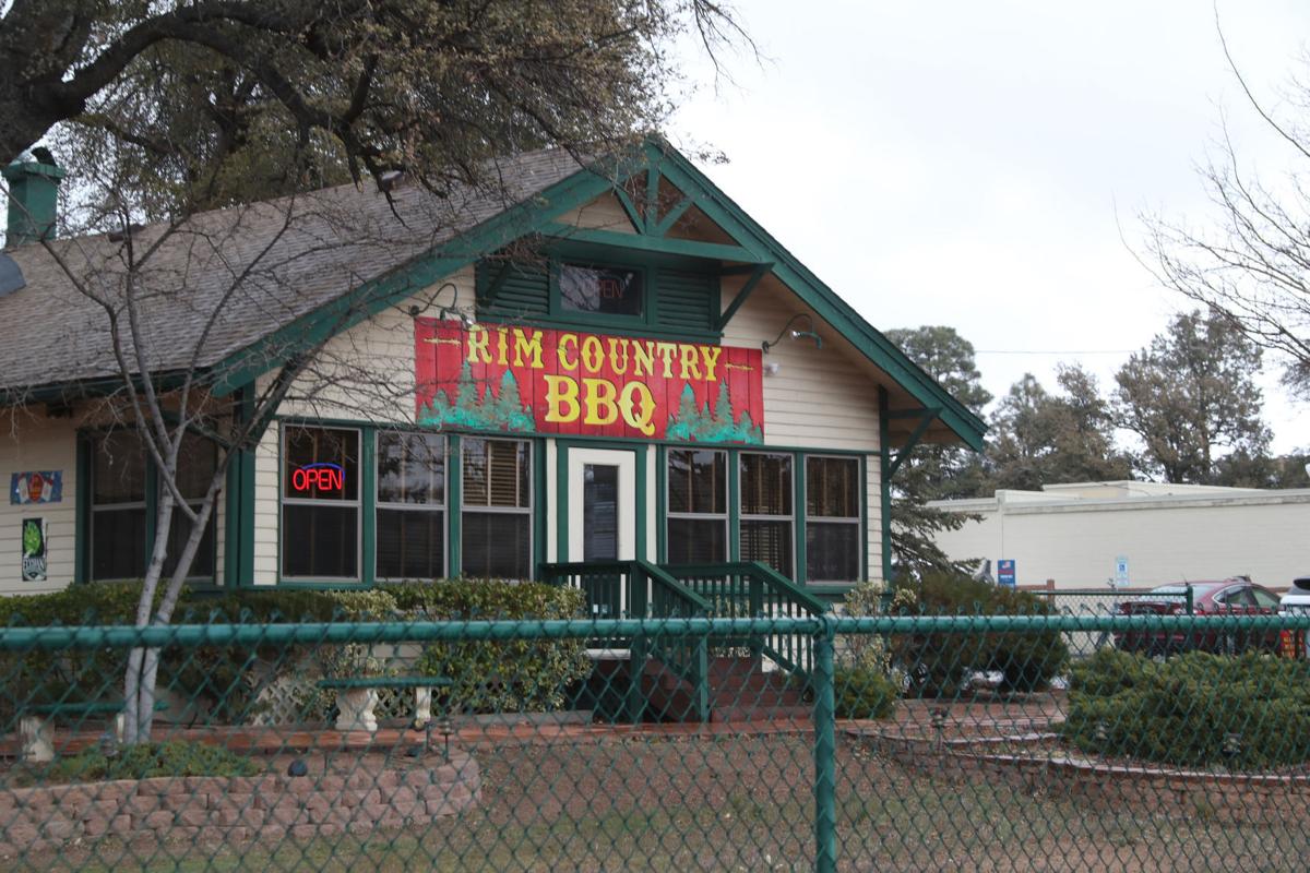 New Bbq Place A Smokin Success News Paysonroundupcom