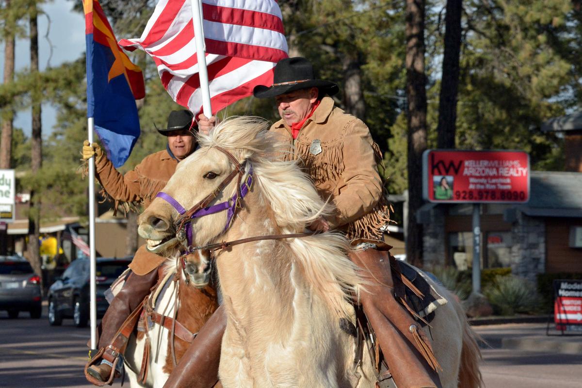 Hashknife Pony Express riders braved snow and cold winds to arrive