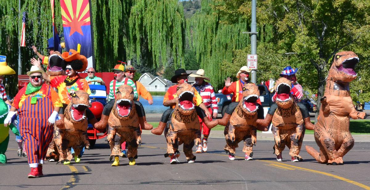 Dinosaurs won the Rodeo Parade | Local News | paysonroundup.com