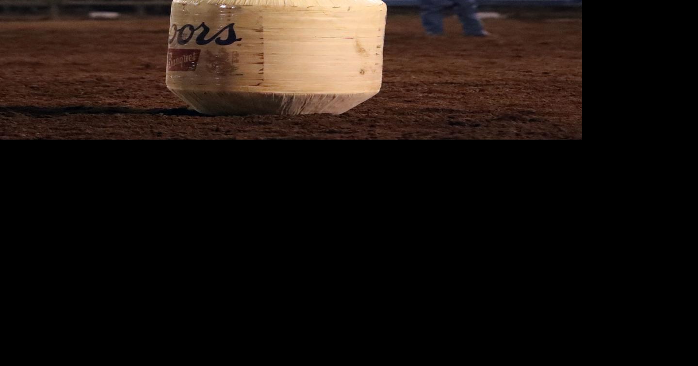 Rodeo Clown Donnie Landis In Barrel c200 051719