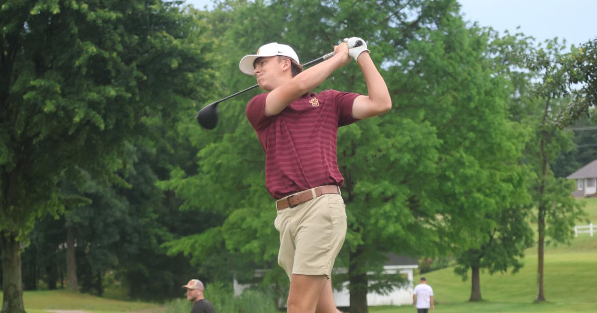 Mason Monroe tees off
