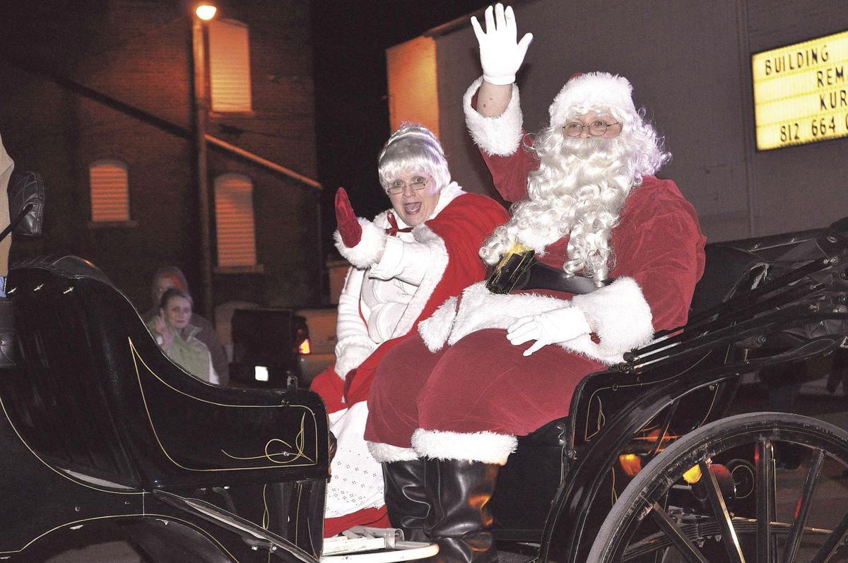 Lowell Christmas Parade 2022 Parking Christmas Parades And More This Weekend | News | Pdclarion.com