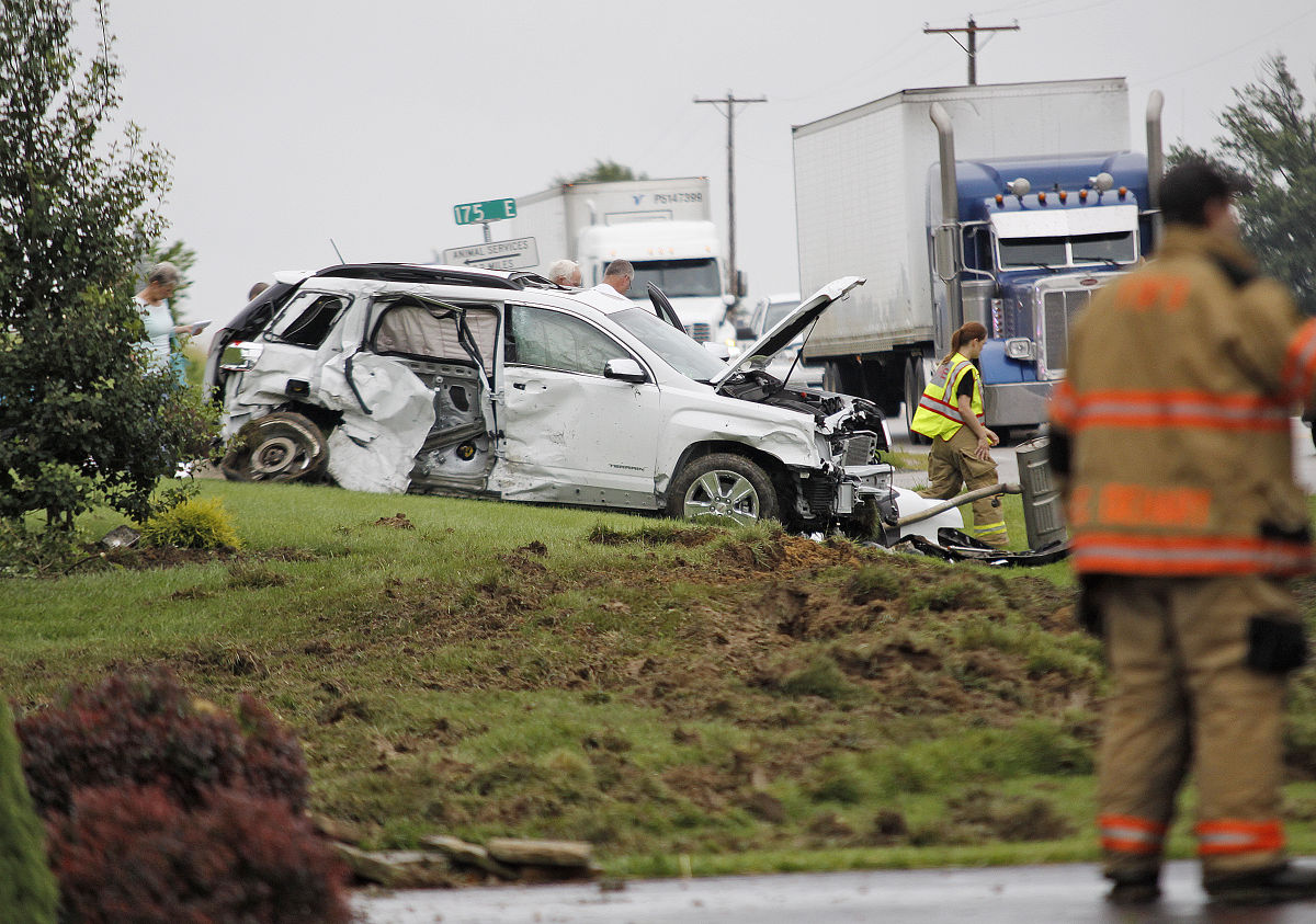 Semi skids to stop in front yard Local News pdclarion