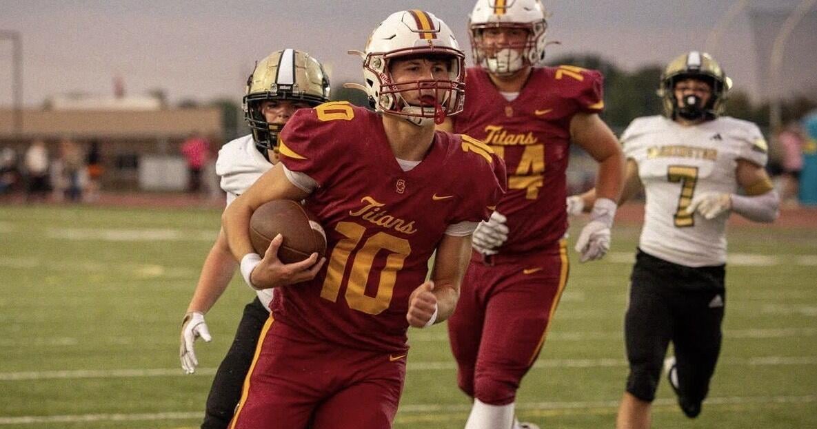 Titan Football routs Washington, 70-0