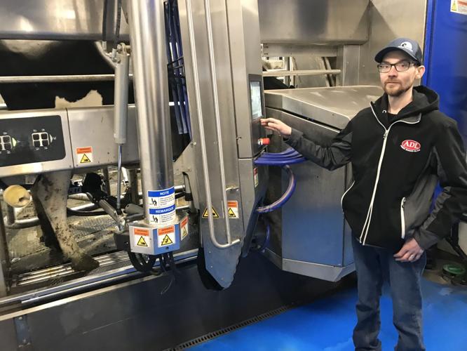 Jewell Dale Farm hundreds of Islanders to unveil new barn