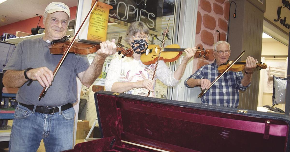Fiddle Makers Showcase Their Wares The Eastern Graphic Peicanada fiddle-makers-showcase-their-wares-the-eastern-graphic-peicanada