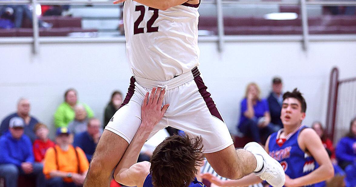 Tyler Roth Winamac PHOTOS: Winamac vs Caston | Gallery | pharostribune.com