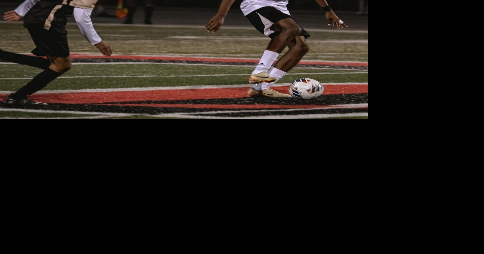 Photos: Logansport vs. Lebanon boys soccer | Gallery | pharostribune.com
