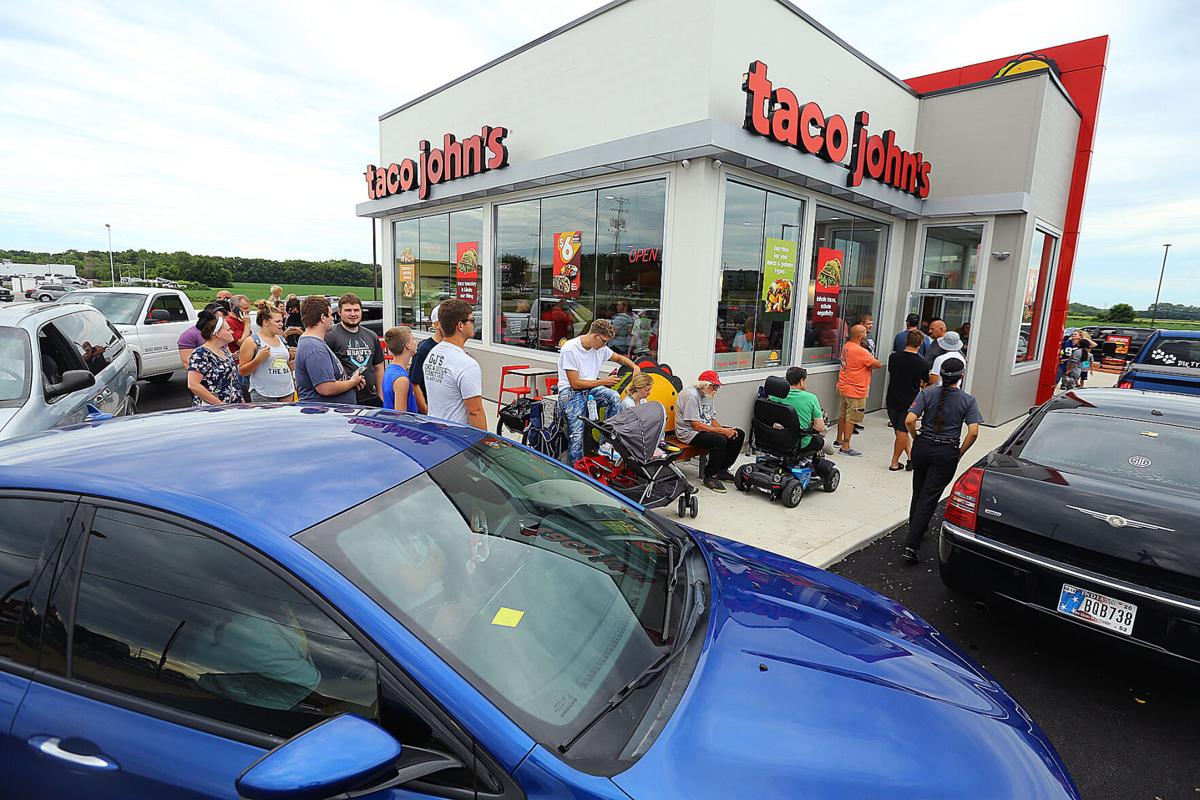 Taco John S Peru Return Draws A Crowd Local News Pharostribune Com