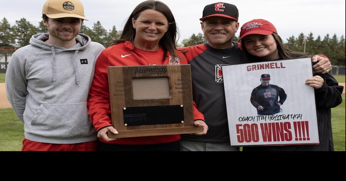 Hollibaugh reaches 500-win milestone at Grinnell College