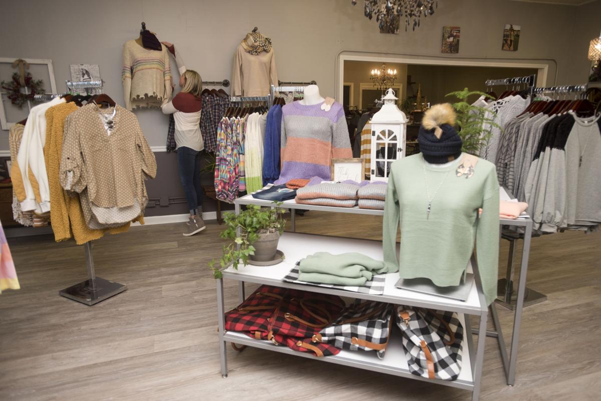 Brooch Comes To Logansport Business Pharostribune Com