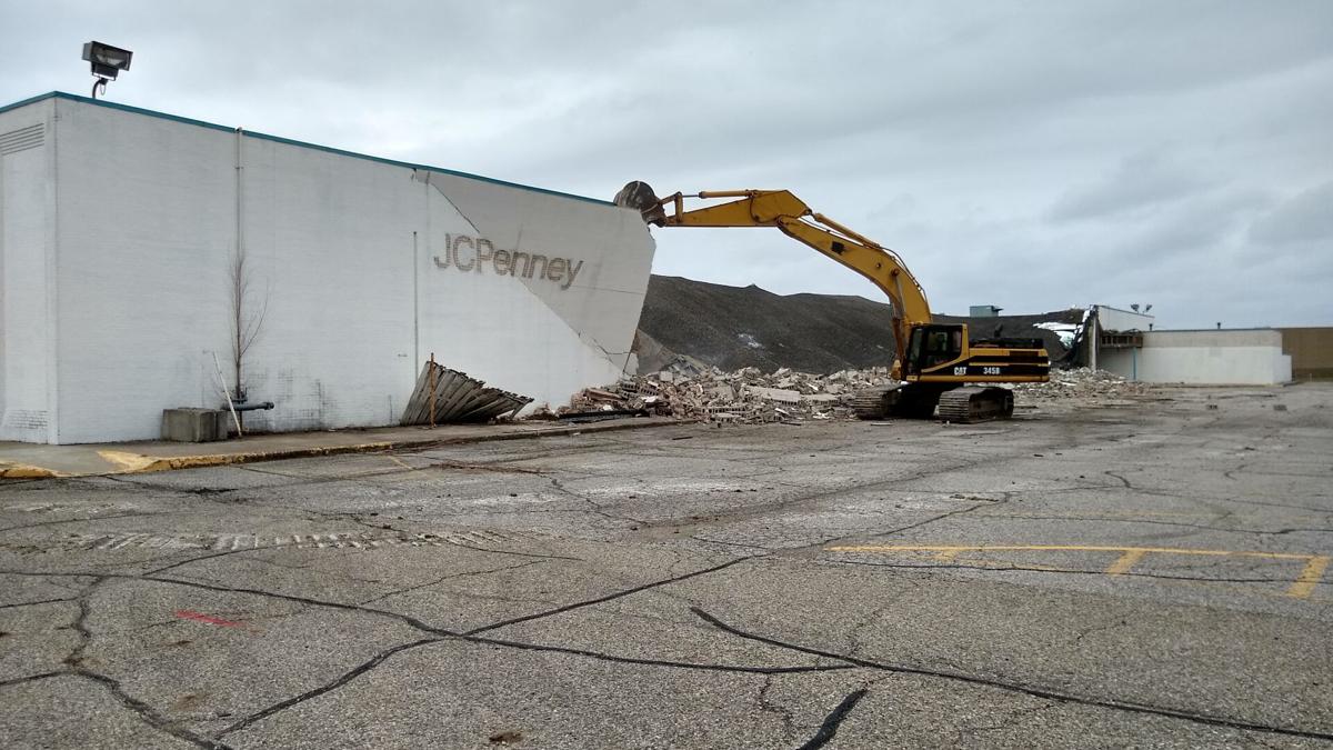 mall demo jan 18 0001.jpg
