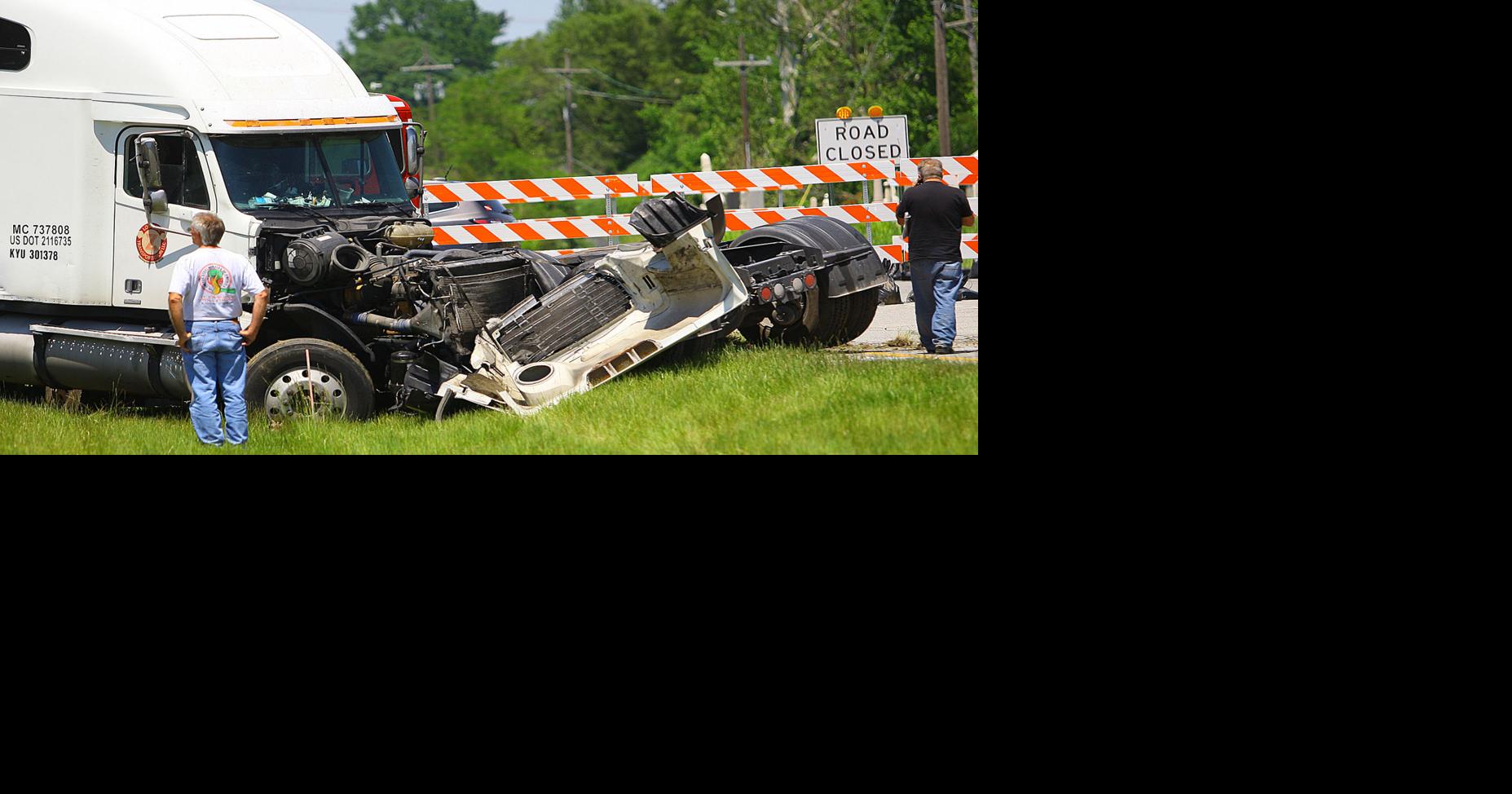 Kokomo man killed in car, semi accident