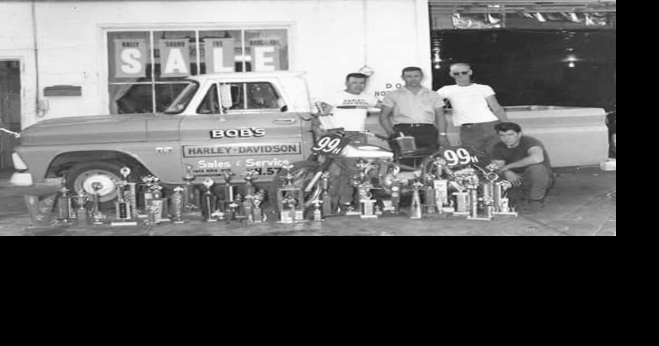 In the Past: Fashion Fabrics opened at mall in 1976