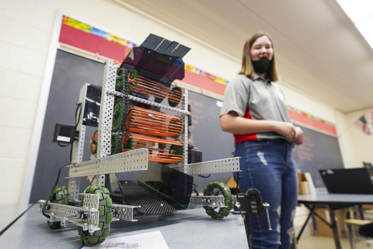 Frontier Academy student and Rubik's Cube competitor becomes competition  host – Greeley Tribune