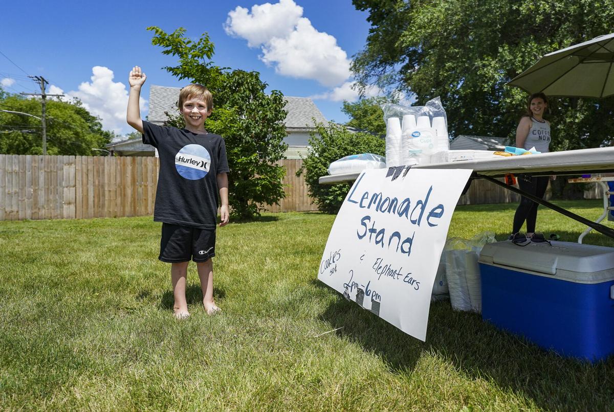 lemonade stand 0003.jpg