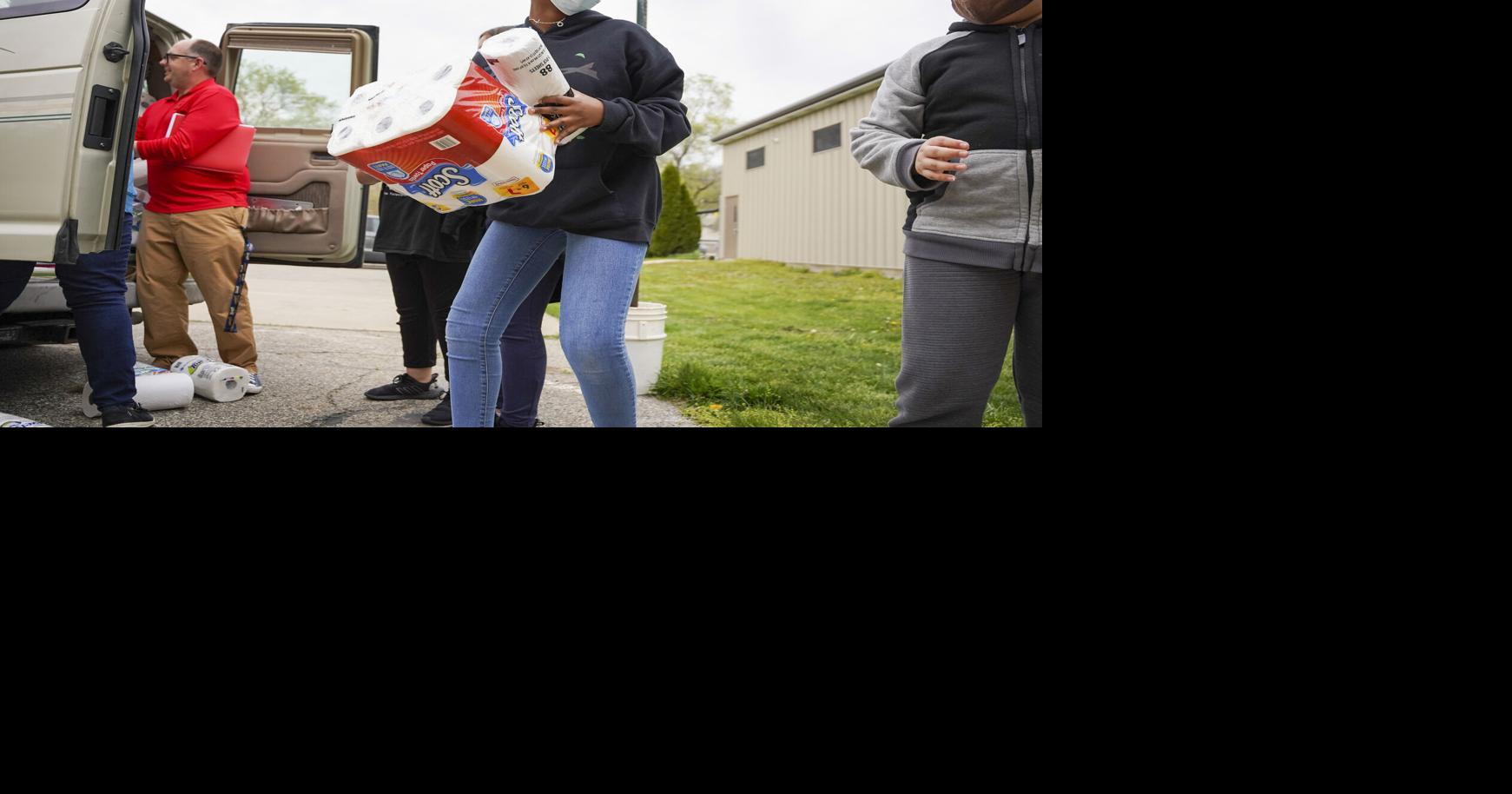 Columbia fifth graders donate 1,000 rolls of paper towels to humane