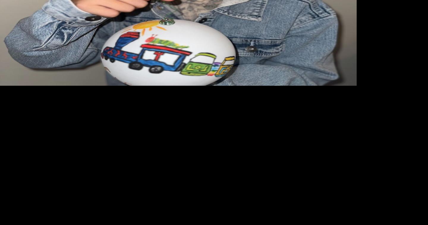 Fourth-grader designs Cass Co ornament celebrating Dolly Parton's Imagination Library