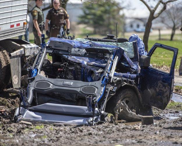 30-year-old driver, 5-year-old son killed in car crash near Howard Township