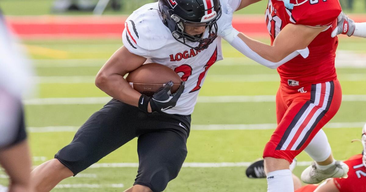 FOOTBALL: Big night by Jacksons propel Berries past Twin Lakes