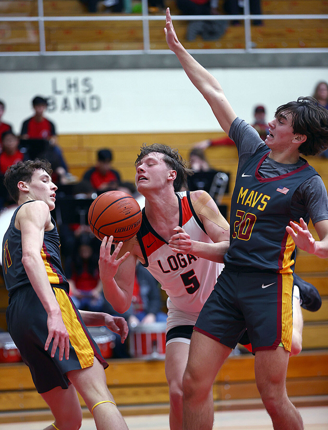 McCutcheon Dominates Logansport with 6852 Win at the Berry Bowl; Owen