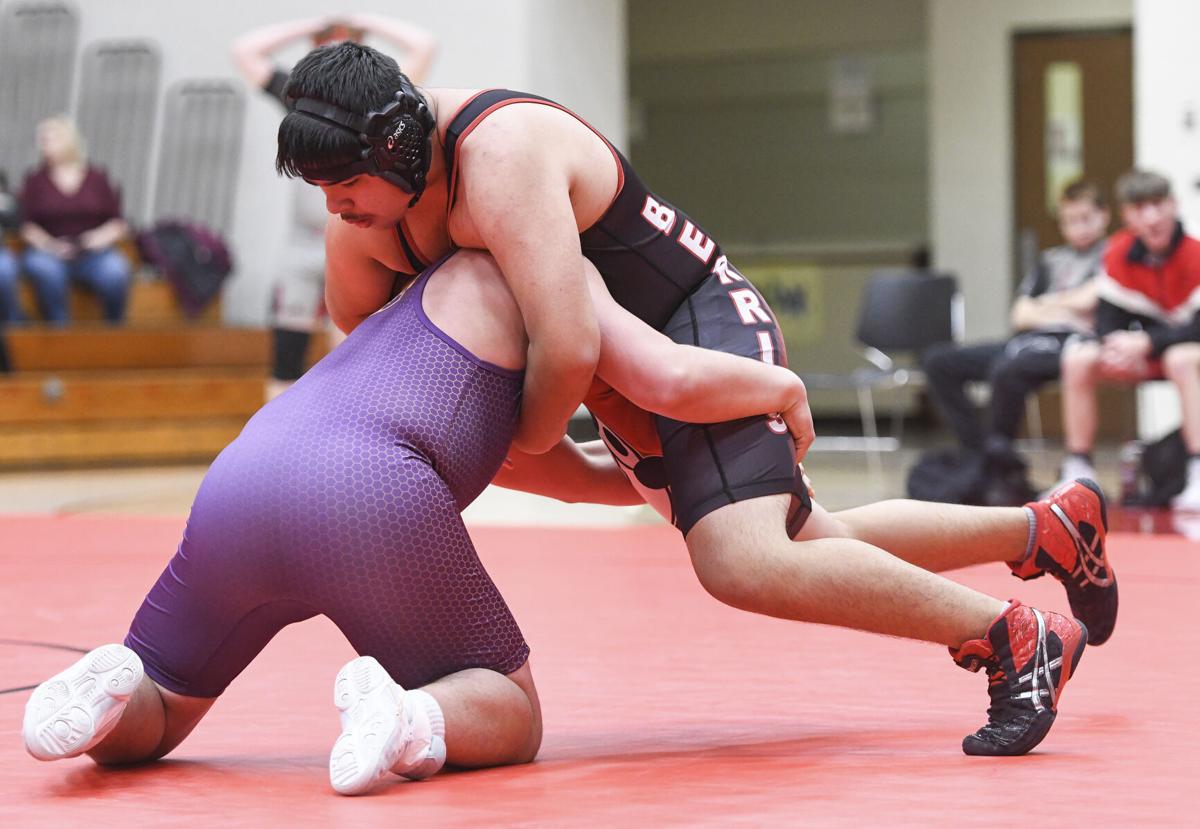 logan_v_marion_wrestling_0003.JPG