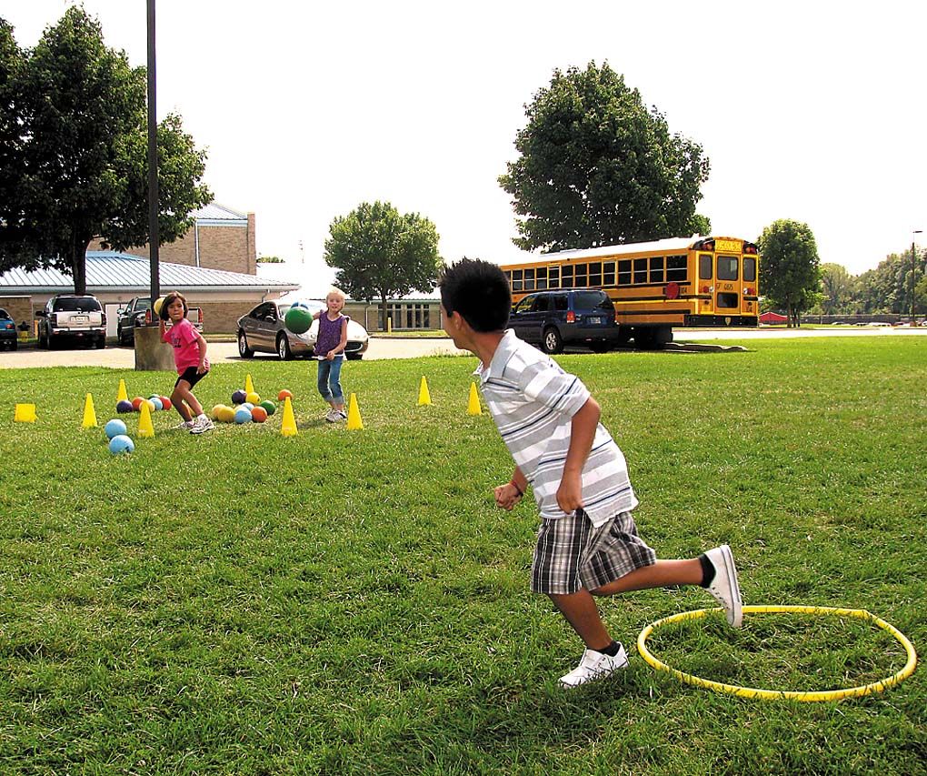 Landis Elementary gym teacher gets creative while space is repaired