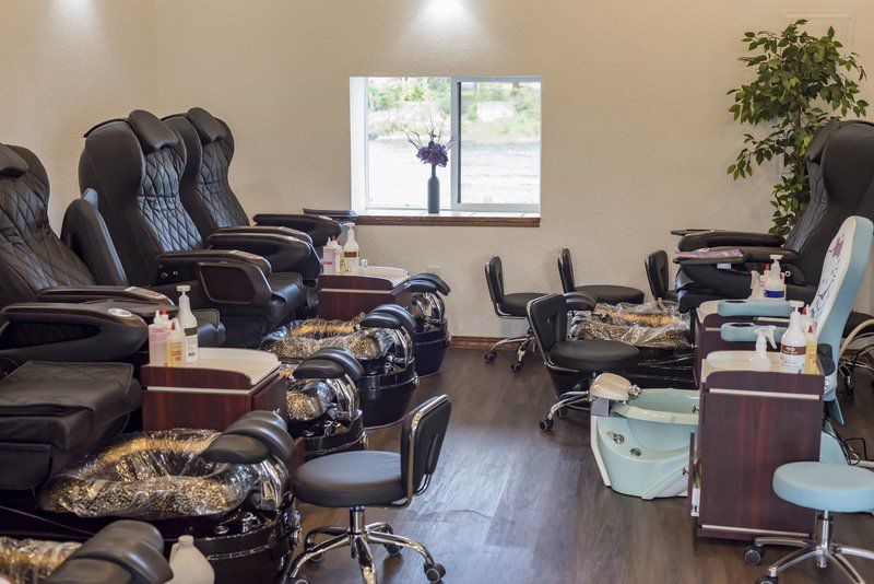 New nail salon opens downtown | Local News | pharostribune.com