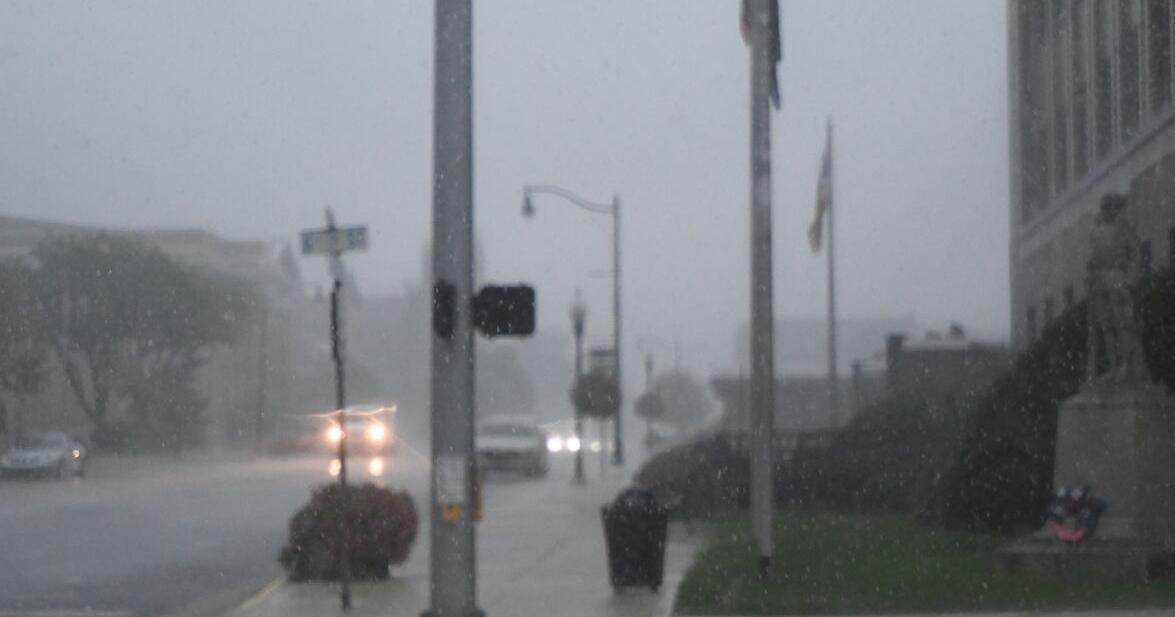 Tuesday storm knocks out power downtown