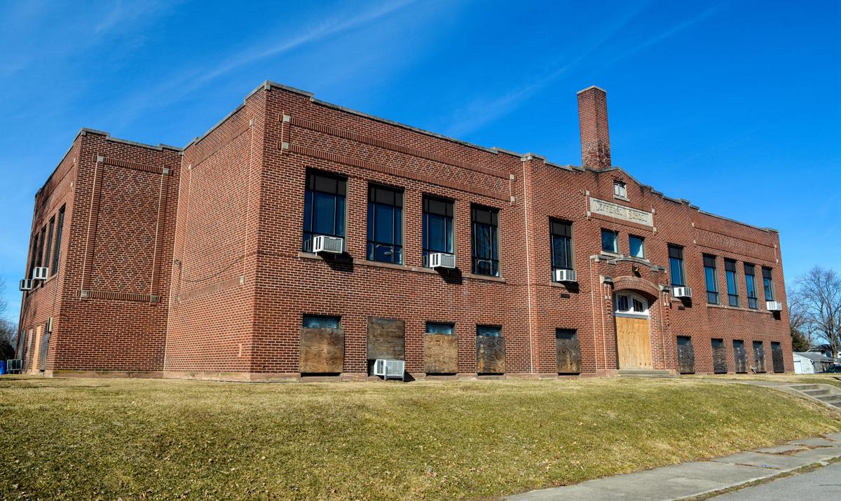 Logansport says goodbye to Jefferson school | Education | pharostribune.com