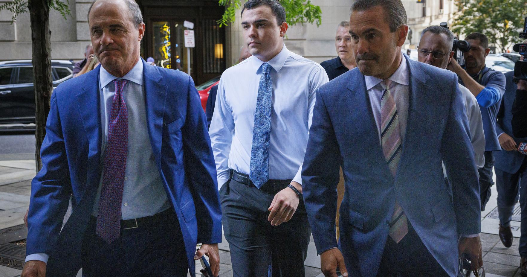 Judge reinstates charges against Philadelphia police officer in fatal shooting of Eddie Irizarry - Vimarsana News
