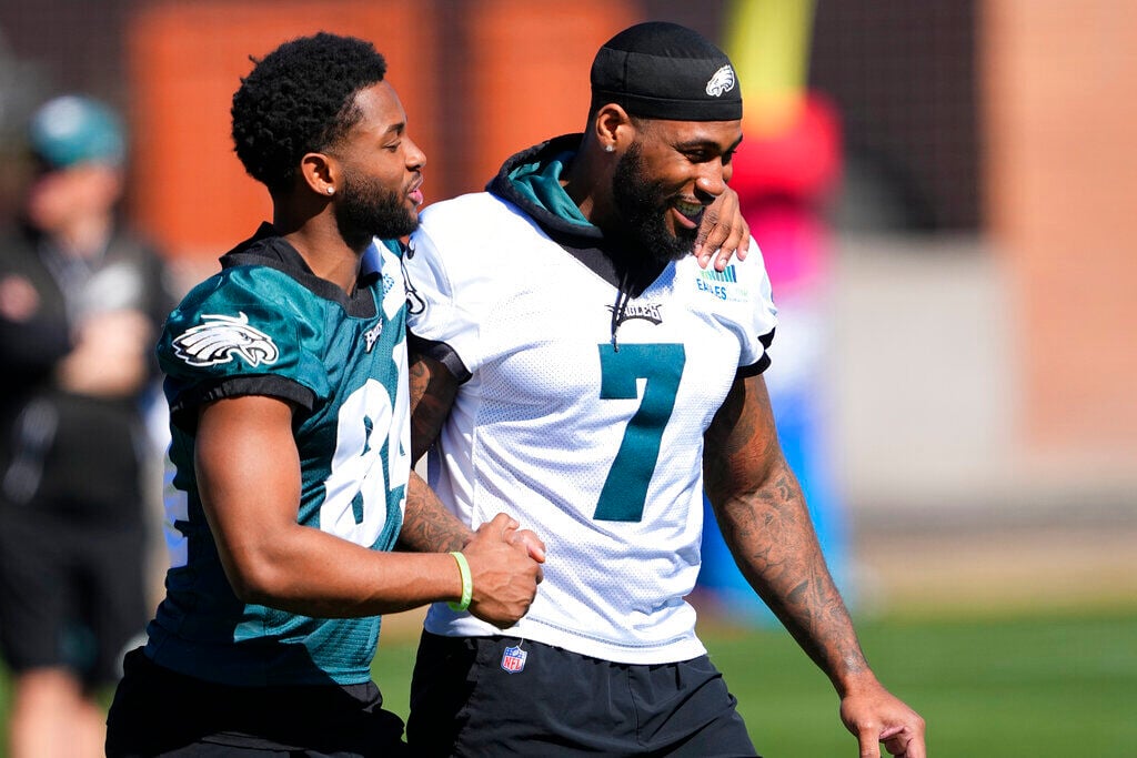 Philadelphia Eagles linebacker Haason Reddick (7) reacts against