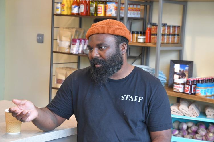A White Entrepreneur Is Trying to Gentrify Chicago's Mild Sauce -  Okayplayer