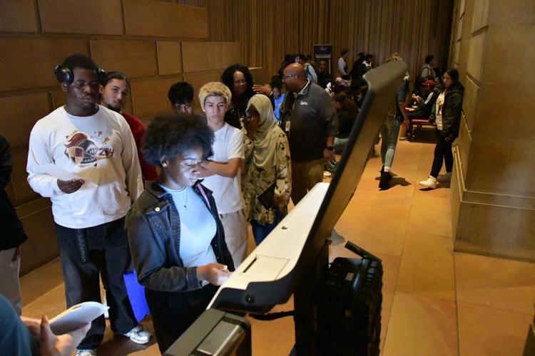 Philly councilmember hosts 'new voter party' for students at Museum of ...