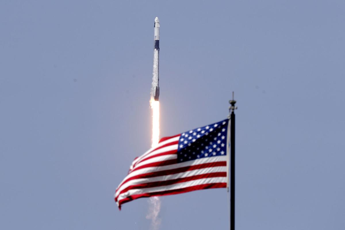 Spacex Captures The Flag Beating Boeing In Cosmic Contest Phillytrib Com