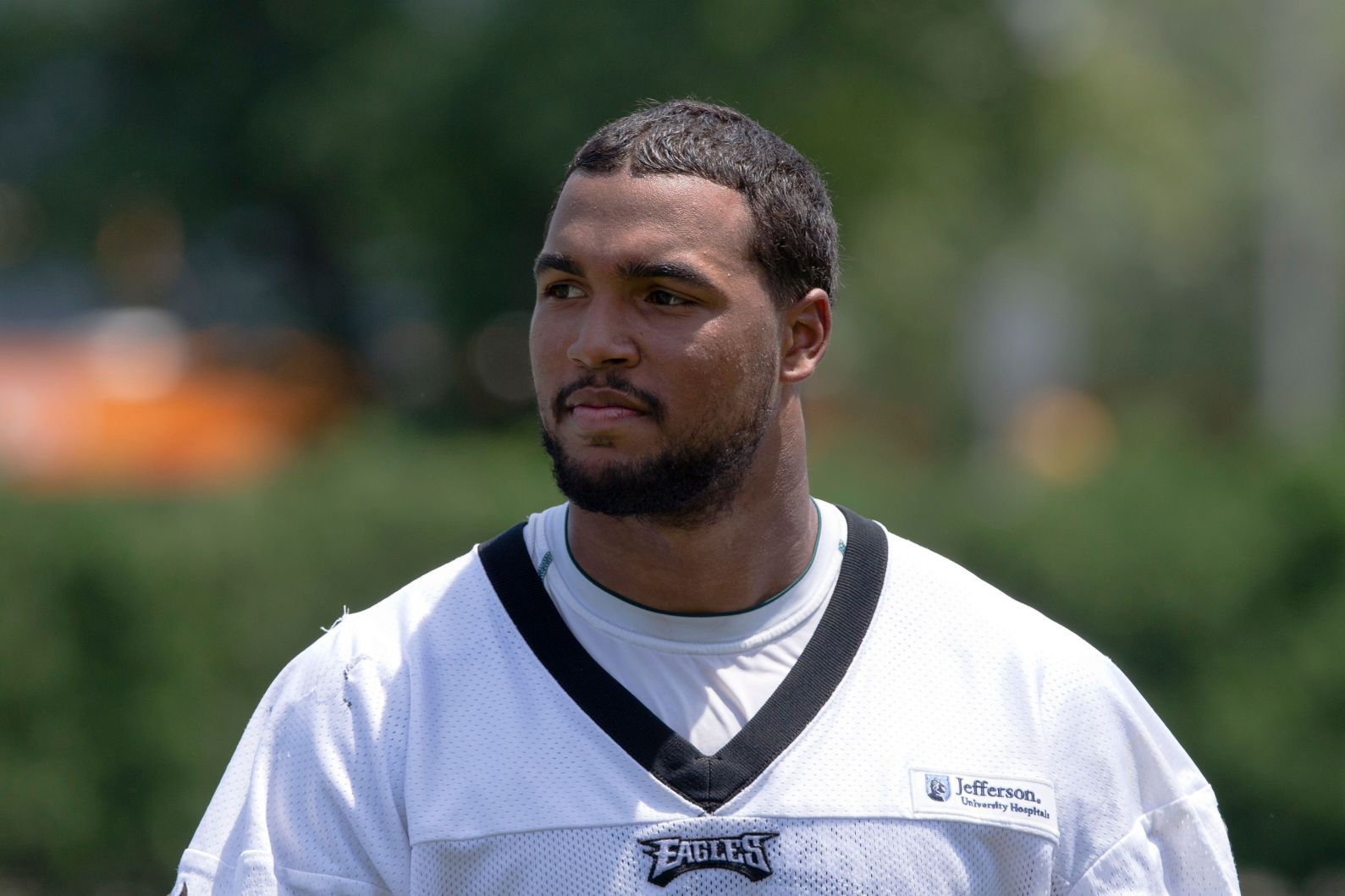 Broncos acquire veteran Barbre to compete with Garcia at guard