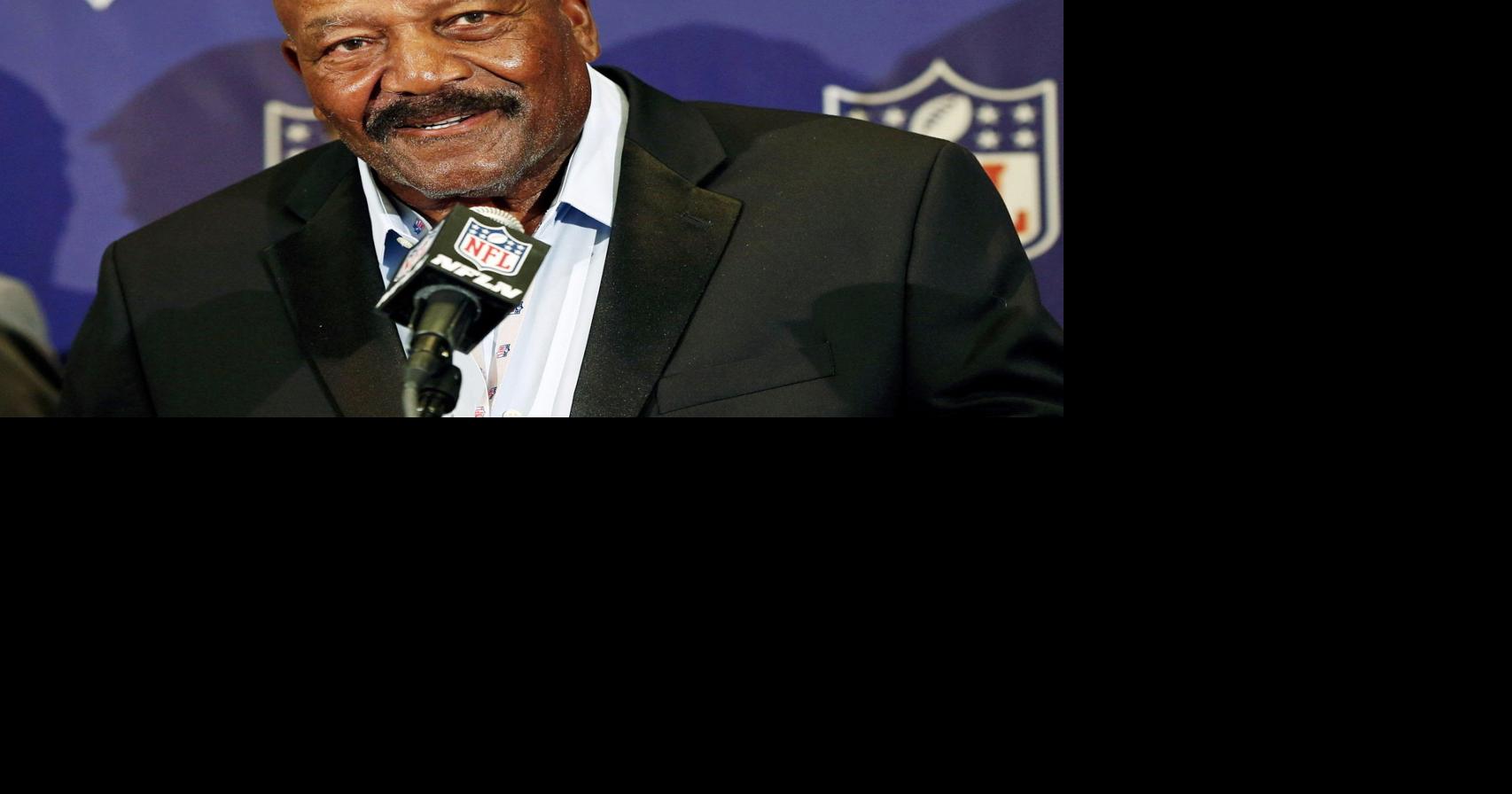 Jim Brown on Colin Kaepernick protest: 'I don't desecrate my flag'