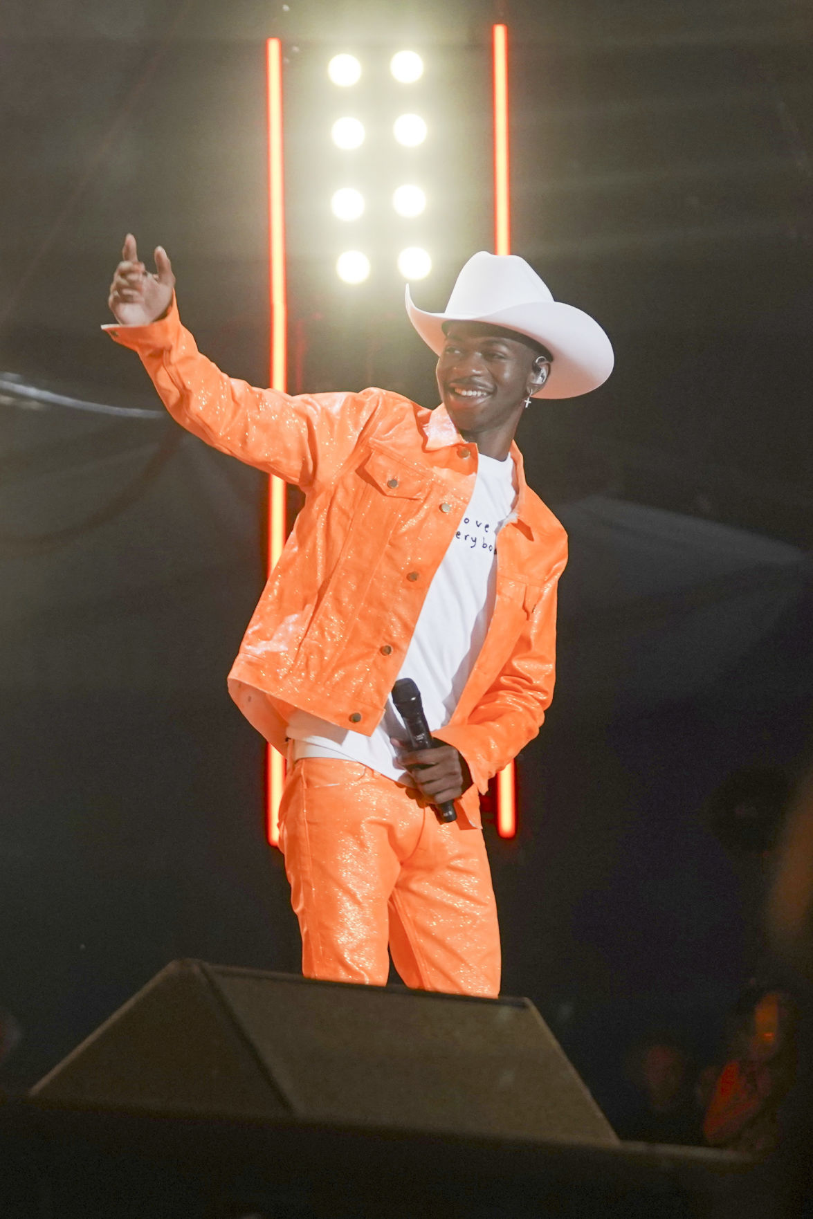 Lil Nas X Takes The Old Town Road To The Cma Fest Stage Entertainment Phillytrib Com