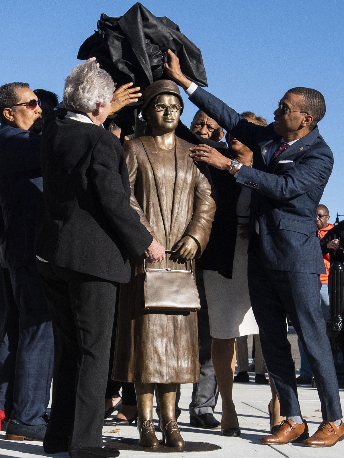 Alabama unveils statue of civil rights icon Rosa Parks