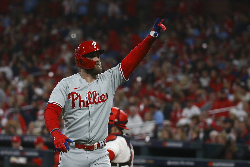 Bases-clearing double for Brandon Marsh extends the Phillies' lead!